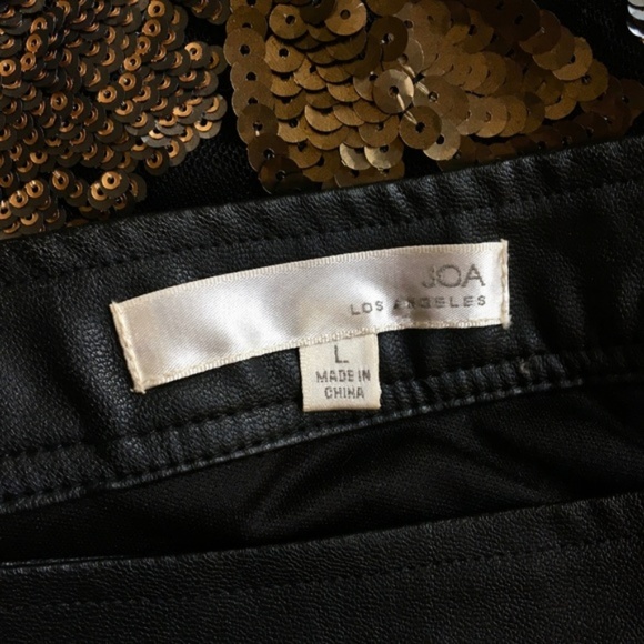 J.O.A. Floral Sequin Pencil Skirt - Picture 6 of 8